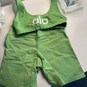 Alo matching set - biker shorts and bra